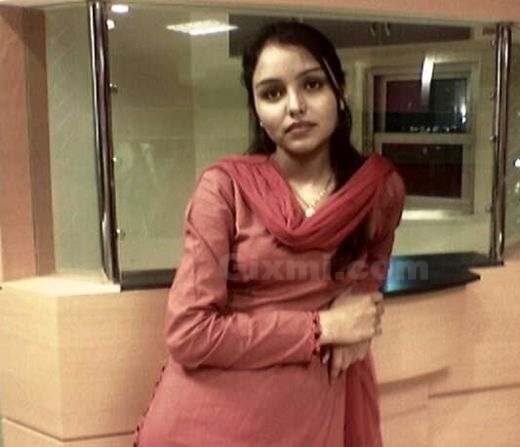 Karachi Girl Gixmi Gixmi
