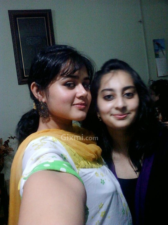 http://www.gixmi.com/wp-content/uploads/2011/03/beautiful-pakistani-girl_0047.jpg