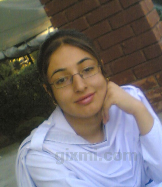 Rabia Khan Punjab Girls College Student