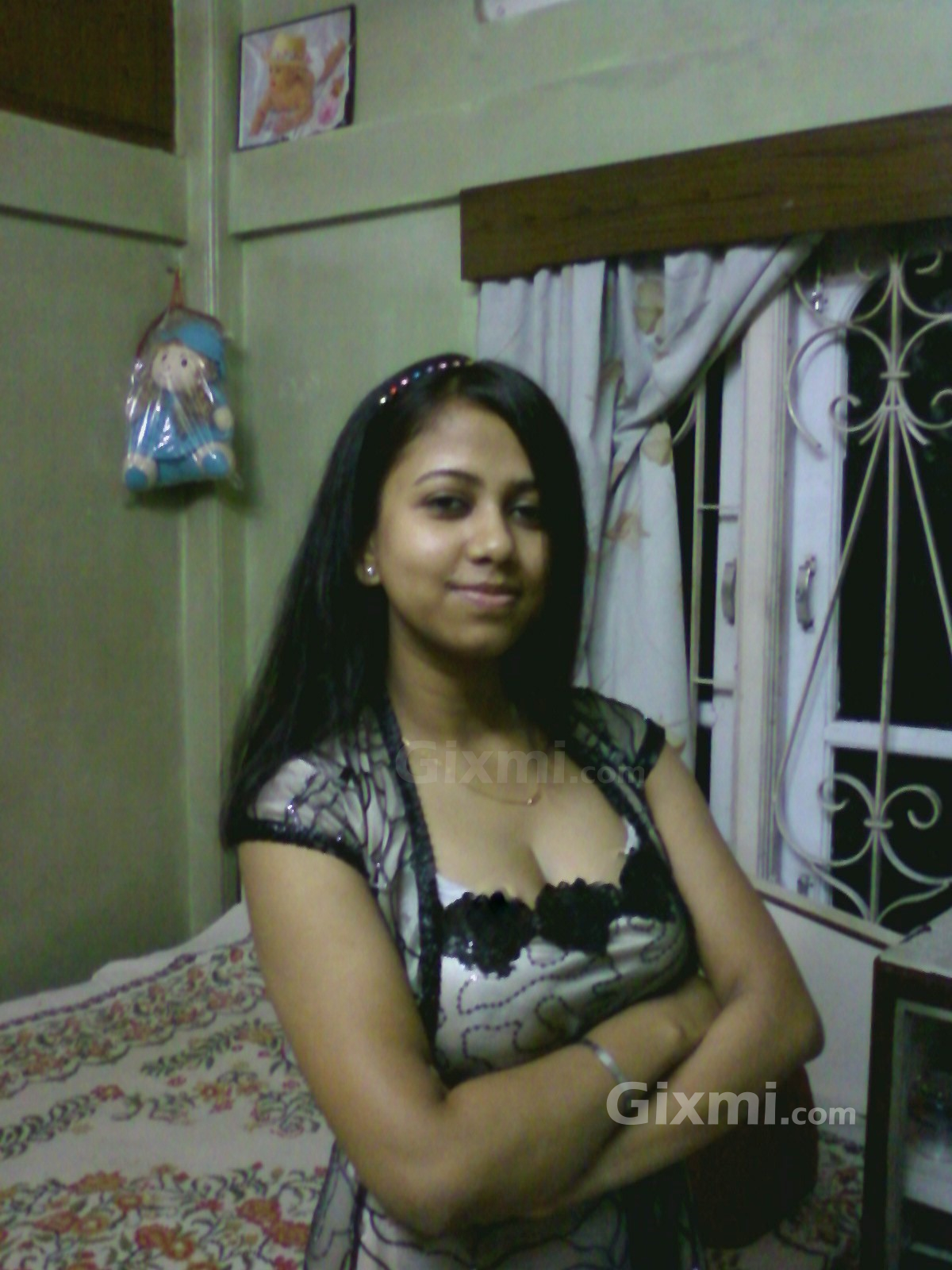 Hot dhaka girl is talking about love and friendship secrets