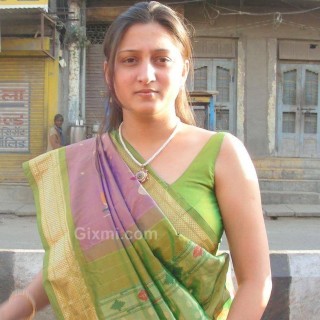 5 Most Hot Indian Bhabhi Photos - Gixmi